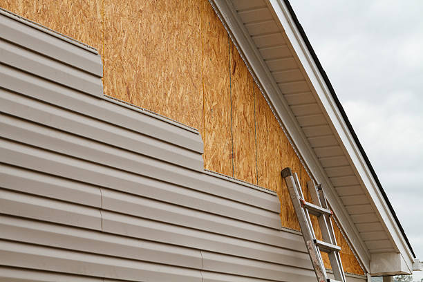 Professional Siding technician working in Glen Hope, PA
